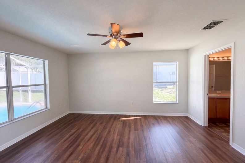 Photo 4 of 29 of 6041 Parnell Ave, Spring Hill, FL