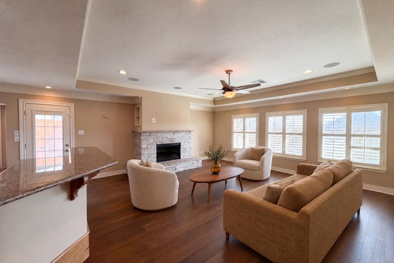 Photo 3 of 18 of 119 Greenridge Cir, League City, TX