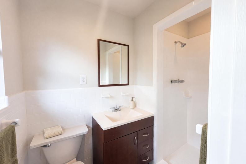 Photo 18 of 29 of 3026 Deal St, Houston, TX