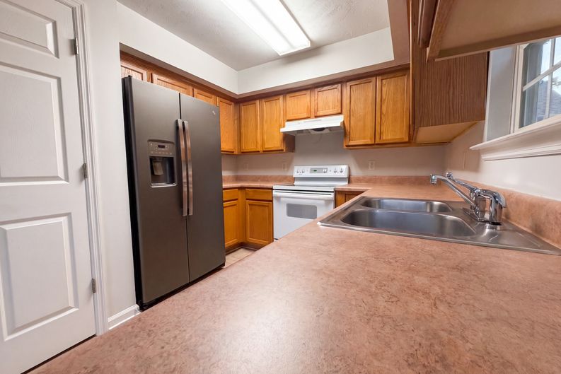 Photo 7 of 17 of 804 Thomas Bay Ct, Antioch, TN