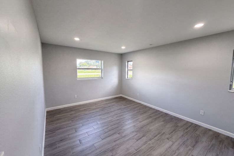 Photo 9 of 19 of 2096 W Atmore Cir, Deltona, FL