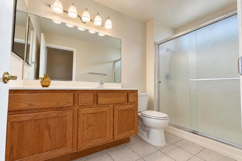 Photo 13 of 17 of 2517 Palmridge Dr, Las Vegas, NV