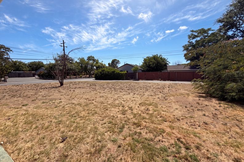 Photo 21 of 23 of 918 Harrison Ave, Lincoln, CA
