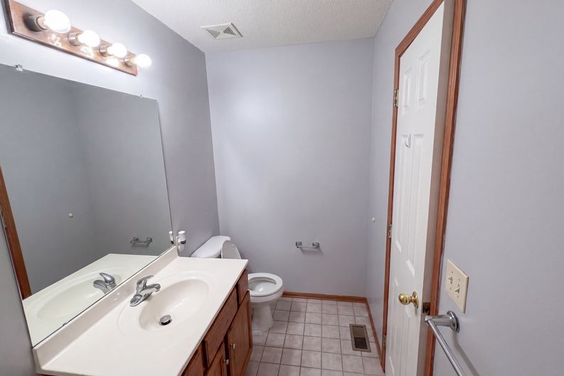 Photo 24 of 41 of 6505 E 44th St N, Bel Aire, KS