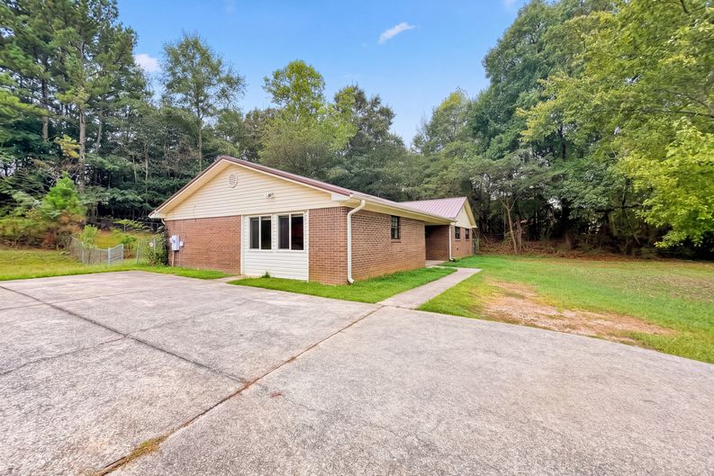 Photo 21 of 23 of 6732 County Road 50, Jemison, AL