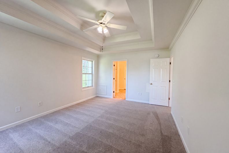 Photo 11 of 28 of 2120 Spring Lake Dr, Spring Hill, TN