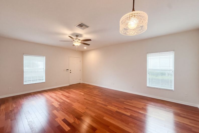 Photo 7 of 20 of 16315 Swan View Cir, Odessa, FL