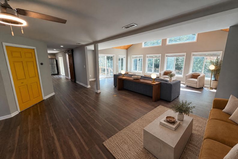 Photo 5 of 29 of 1322 Carolyn Dr, Charlotte, NC