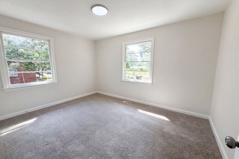 Photo 4 of 17 of 2112 Axson St, Cayce, SC
