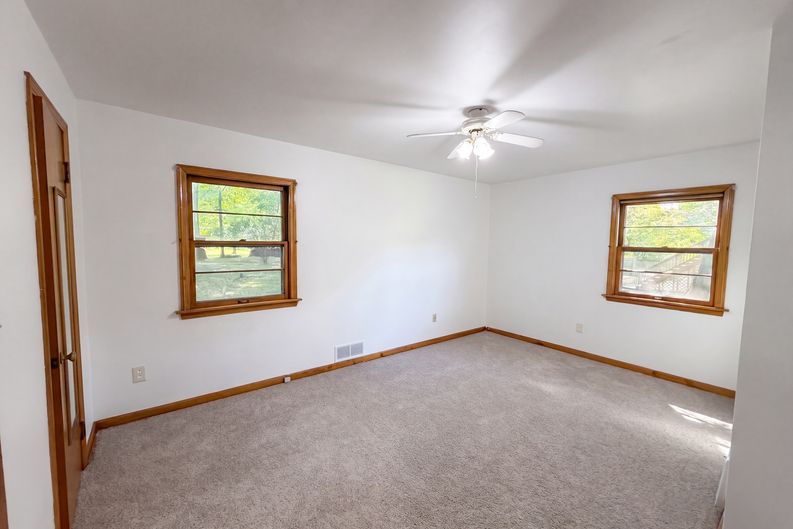 Photo 3 of 22 of 29352 Waldensa Ave, Wickliffe, OH