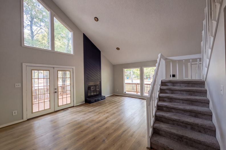 Photo 7 of 16 of 5844 Waters Edge Dr, Fayetteville, NC
