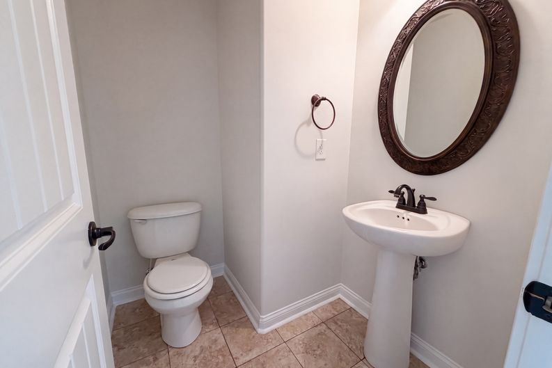 Photo 14 of 27 of 1733 Apache Way, Clarksville, TN