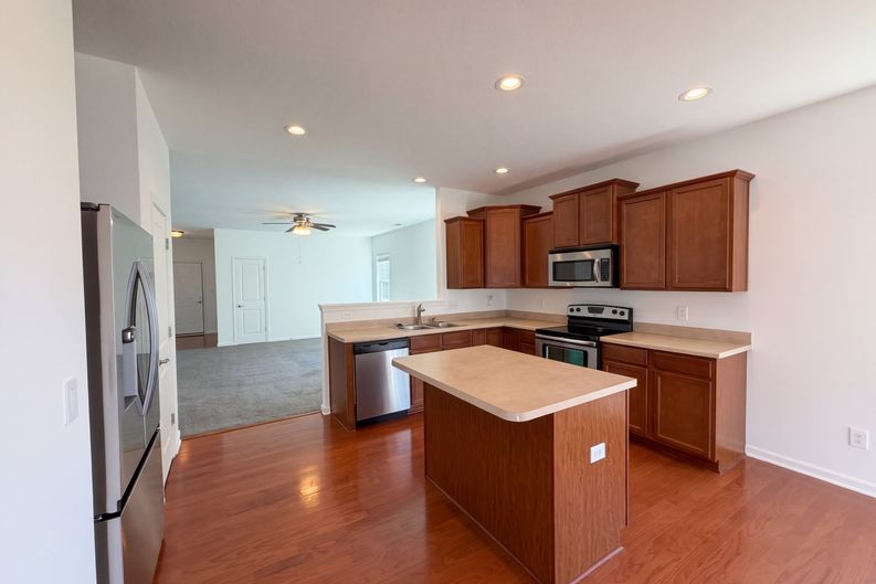 Photo 6 of 31 of 4128 Ballybay Ln, Indianapolis, IN
