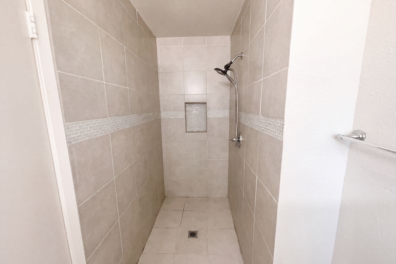 Photo 15 of 18 of 7303 Havenbrook Dr, San Antonio, TX