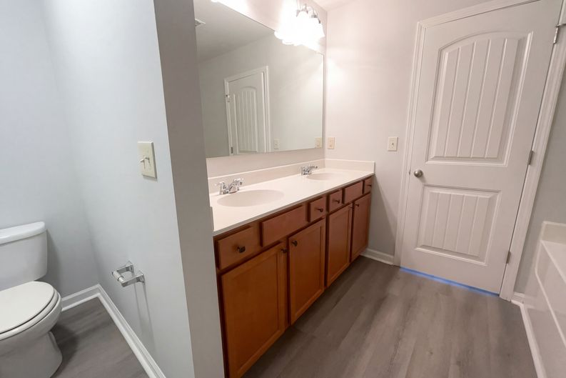 Photo 11 of 19 of 220 Madison Ave, Acworth, GA