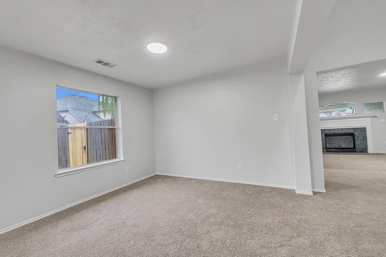 Photo 8 of 23 of 10623 Redwood Dr, Baytown, TX