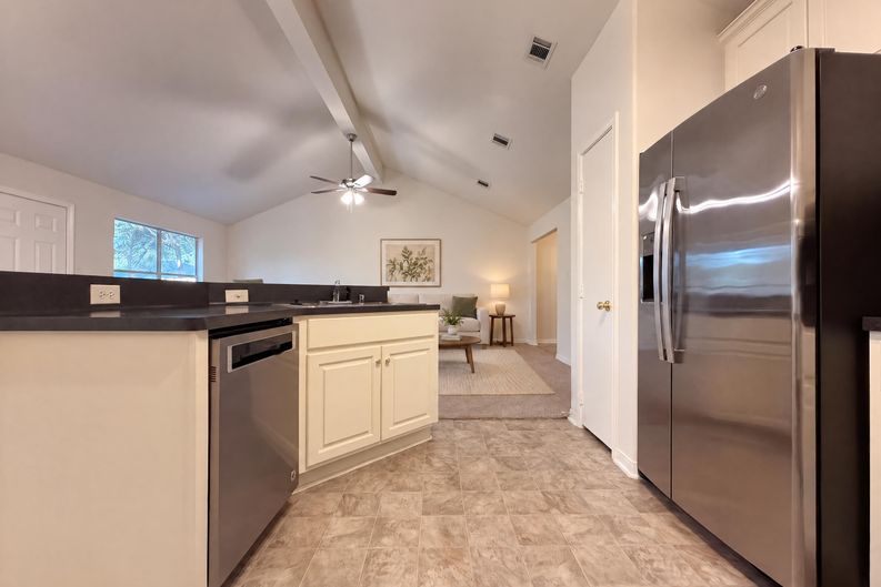 Photo 9 of 23 of 16331 Long Valley Ct, Conroe, TX