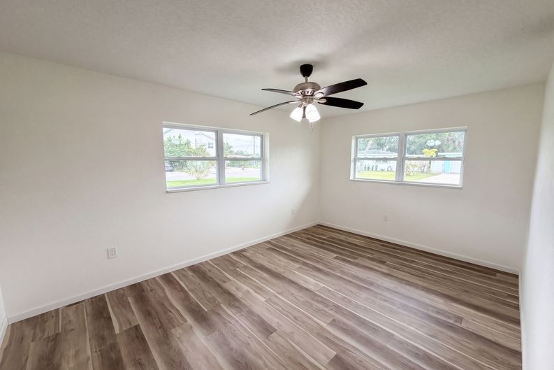 Photo 10 of 19 of 567 Baywood Dr N, Dunedin, FL