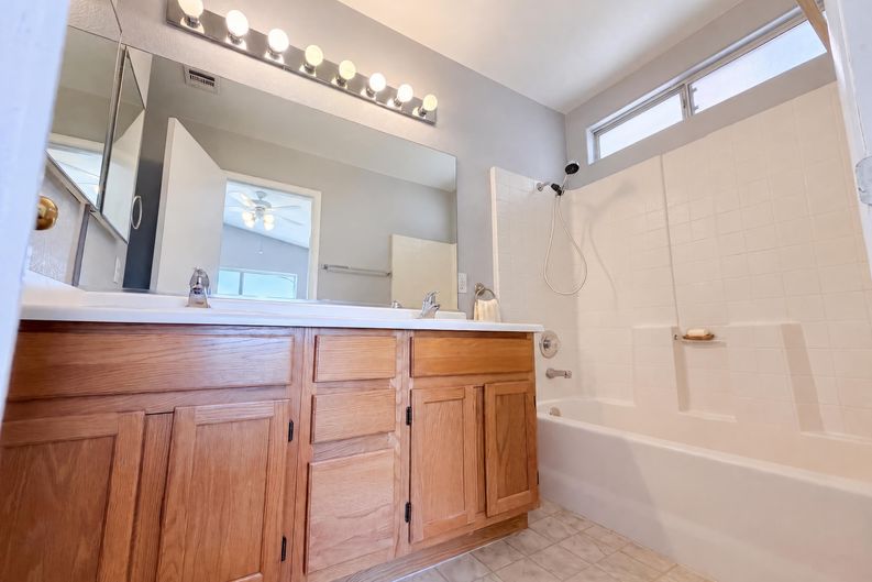 Photo 19 of 33 of 9121 Indian Breeze Dr, Las Vegas, NV