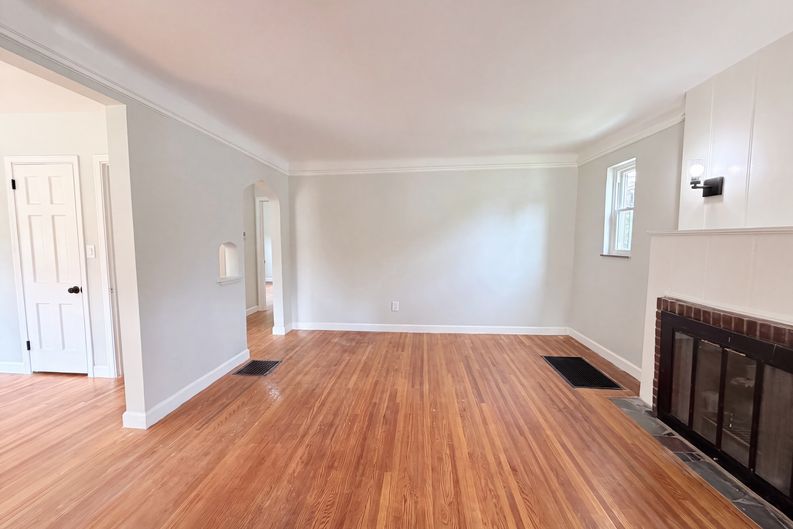 Photo 3 of 24 of 6418 Savannah Ave, Cincinnati, OH