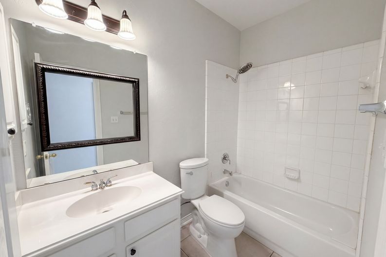 Photo 18 of 34 of 1412 Spring Ridge Ln, Flower Mound, TX