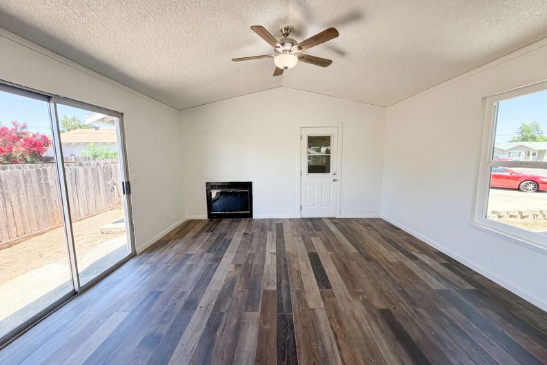 Photo 9 of 26 of 838 Dutra Ave, Rio Linda, CA