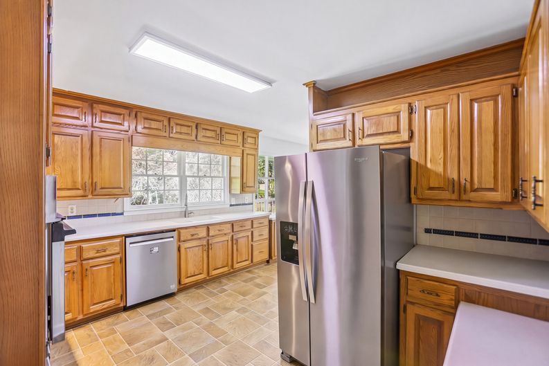 Photo 6 of 27 of 2186 Ingram Rd, Duluth, GA