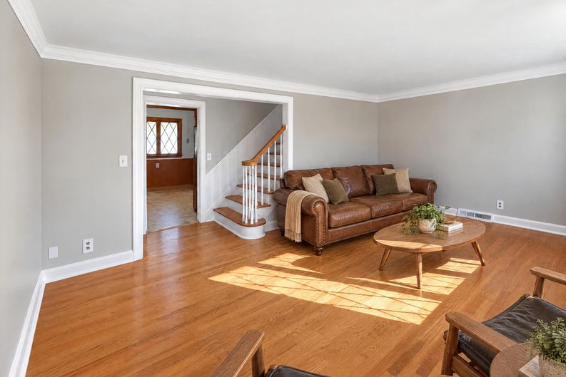 Photo 4 of 21 of 24601 Stephen Ave, Euclid, OH