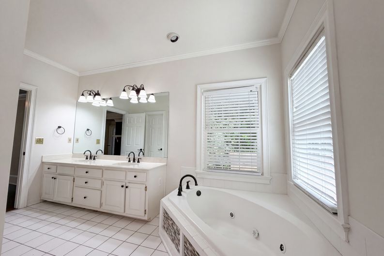 Photo 6 of 26 of 4342 Trotters Way Dr, Snellville, GA