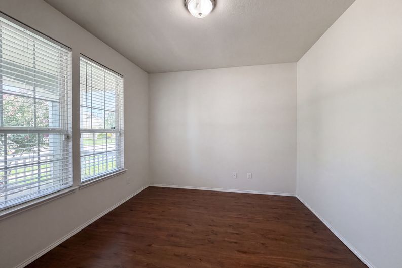 Photo 10 of 26 of 9165 Blackstone Dr, Providence Village, TX