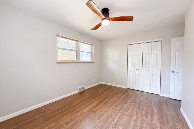 Photo 9 of 21 of 871 Wycliffe Ct, Saint Louis, MO