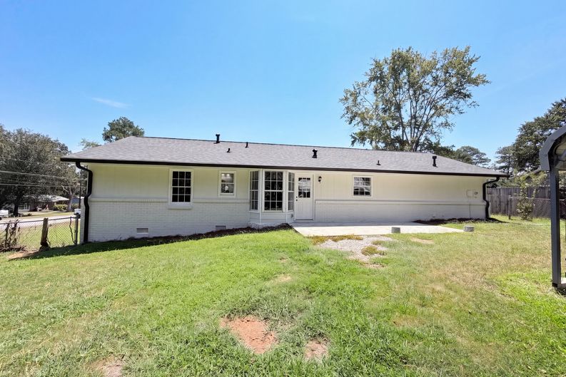 Photo 16 of 17 of 467 Oak Way, Lawrenceville, GA