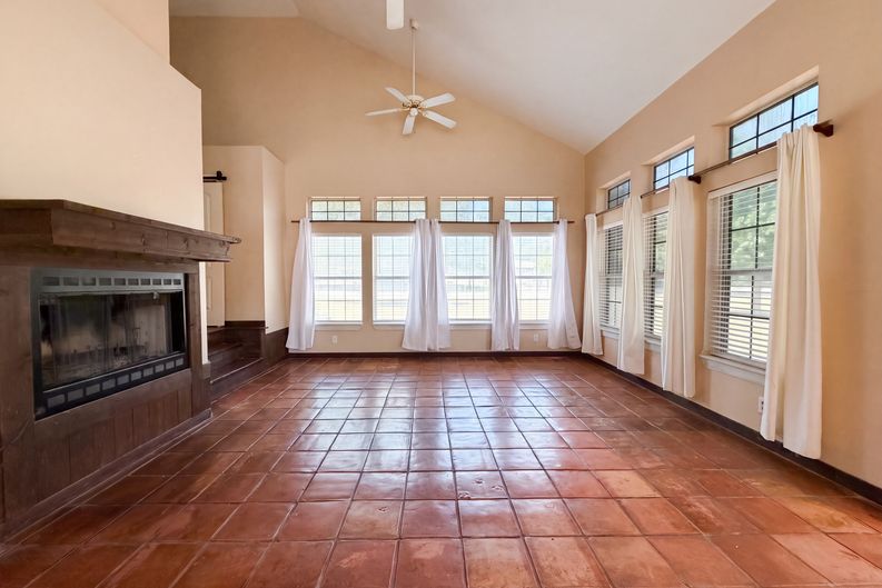 Photo 3 of 20 of 2603 Pecan Valley Dr, Granbury, TX