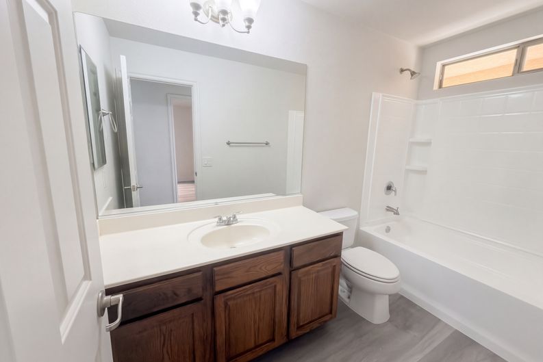 Photo 18 of 28 of 7219 Regent Pond St, Las Vegas, NV