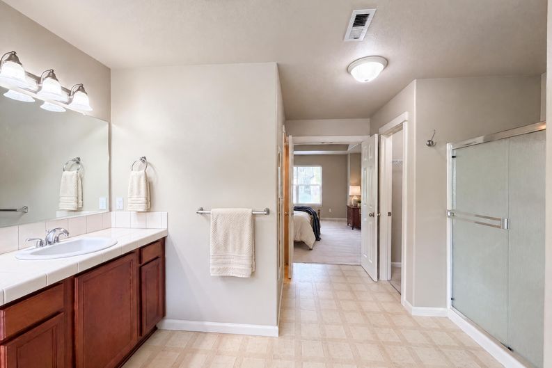 Photo 20 of 23 of 1724 SW Willowview Ter, Beaverton, OR