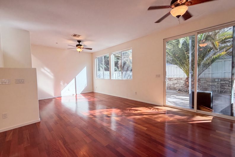 Photo 8 of 27 of 4099 Peninsula Dr, Carlsbad, CA