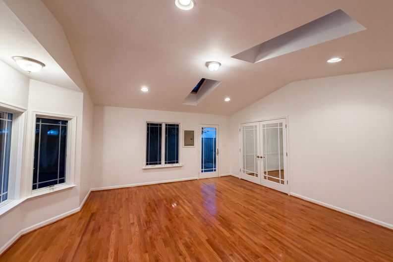 Photo 12 of 51 of 8947 Rosewood St, Manassas, VA