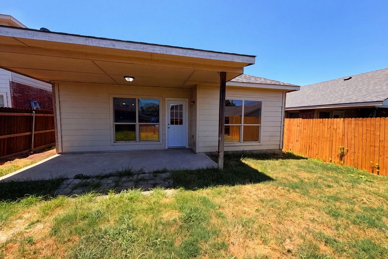 Photo 5 of 18 of 4038 Golden Rod Dr, Forney, TX