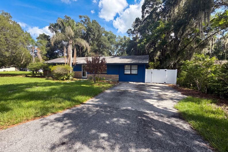 Photo 19 of 21 of 820 E Wisconsin Ave, Deland, FL