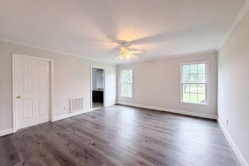 Photo 4 of 21 of 106 Millbranch Ln, Statesville, NC