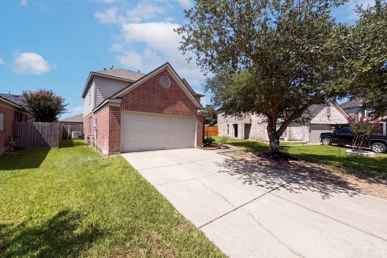 Photo 23 of 26 of 7327 Fox Hall Ln, Humble, TX