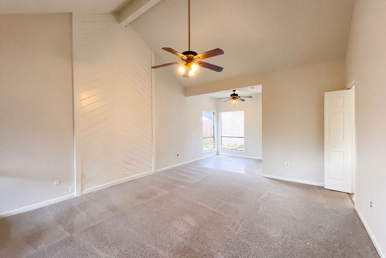 Photo 11 of 17 of 12910 Ashford Chase Dr, Houston, TX