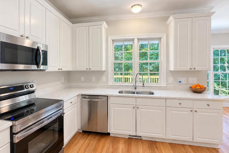 Photo 10 of 29 of 2916 Woodslope Dr, Raleigh, NC