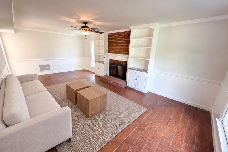 Photo 3 of 19 of 8909 Danson Dr, Charlotte, NC
