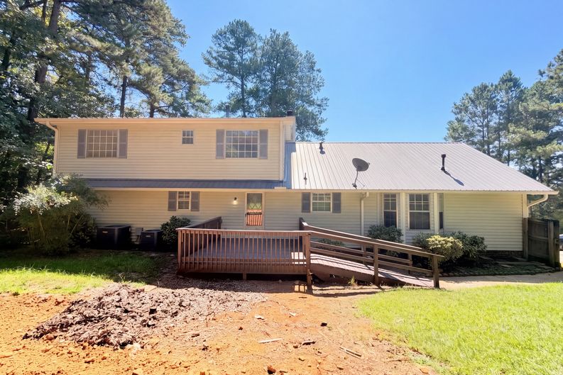 Photo 5 of 21 of 7161 Roper Rd, Trussville, AL