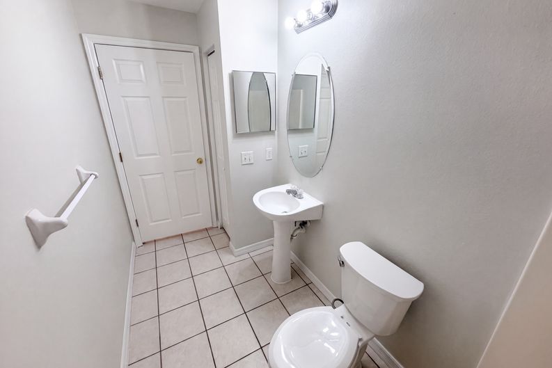 Photo 15 of 27 of 37209 Grassy Hill Ln, Dade City, FL