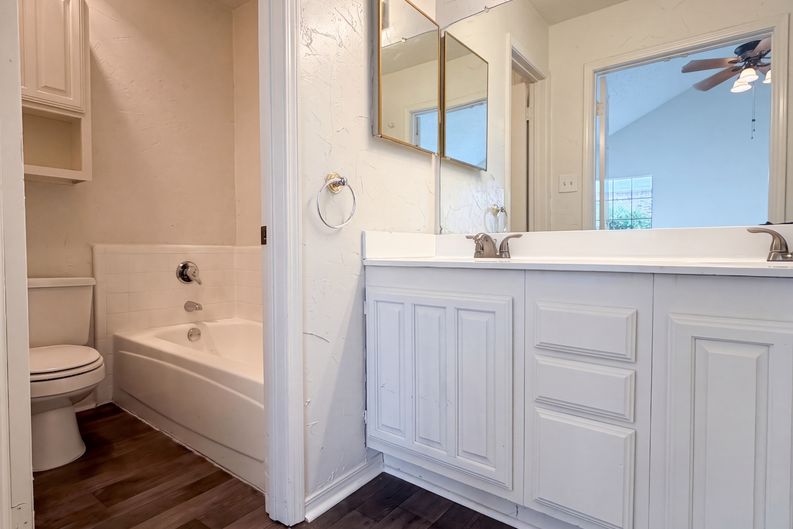 Photo 11 of 17 of 4636 Archer Dr, The Colony, TX