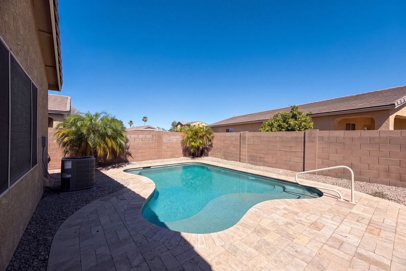 Photo 5 of 18 of 875 W Ayrshire Trl, San Tan Valley, AZ