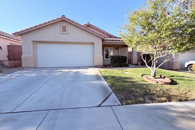 Photo 6 of 39 of 8032 Tailwind Ave, Las Vegas, NV