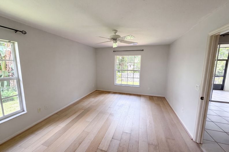 Photo 4 of 29 of 400 46th Ct, Vero Beach, FL